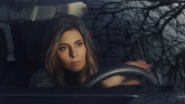 chevrolet-vossoedinil-medou-i-ej-dzea-dla-reklamy-superboula.webp