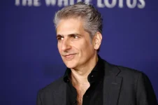 imperioli-ob-asnil-privlekatel-nost-metoda-otvlekausej-atmosferoj-s-emok.webp