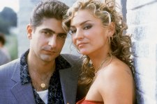 tv-guide-pokazal-kak-izmenilis-aktery-klana-soprano-za-dvadcat-let.jpg