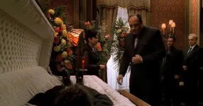 pohoronnyj-dom-iz-klana-soprano-vystavili-na-prodazu.webp