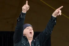 stiven-van-zandt-mozet-propustit-koncerty-e-street-band-radi-lillehammera.webp stiven-van-zandt-mozet-propustit-koncerty-e-street-band-radi-lillehammera.webp